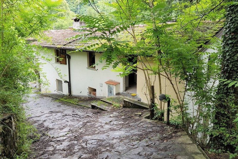 Immobile residenziale · Laino (Como)