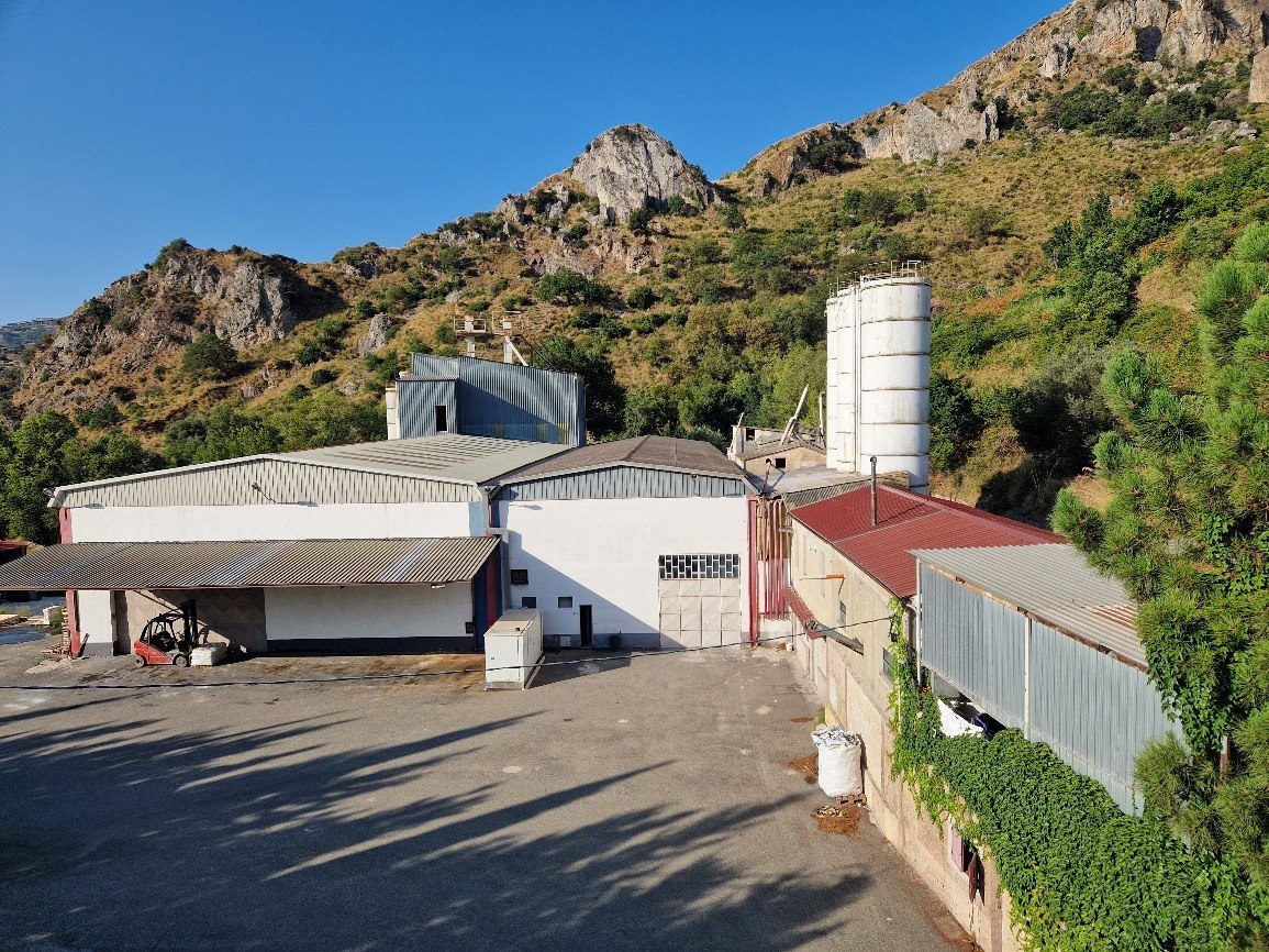 Immobile industriale · Canolo (Reggio di Calabria)