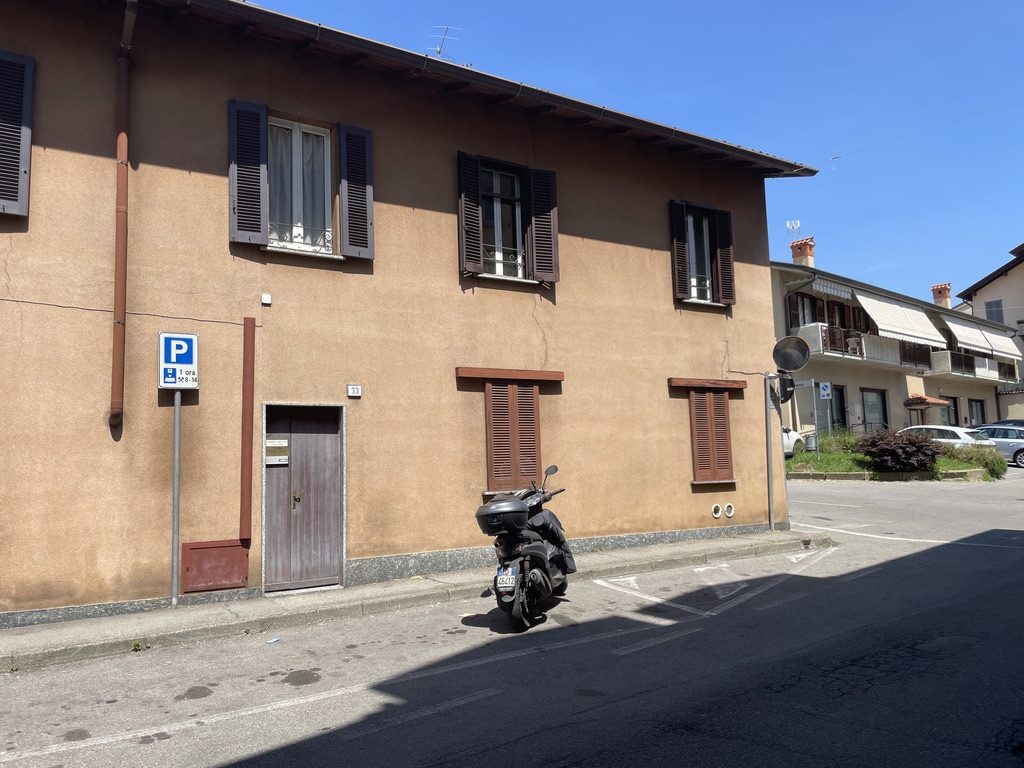 Immobile commerciale · Besana in Brianza (Monza e della Brianza)
