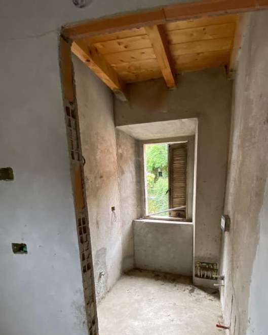 Immobile residenziale · Besano (Varese)