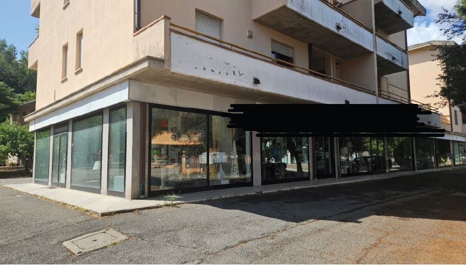 Immobile commerciale · Deruta (Perugia)