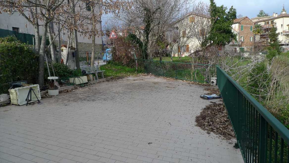 Immobile commerciale · Apiro (Macerata)