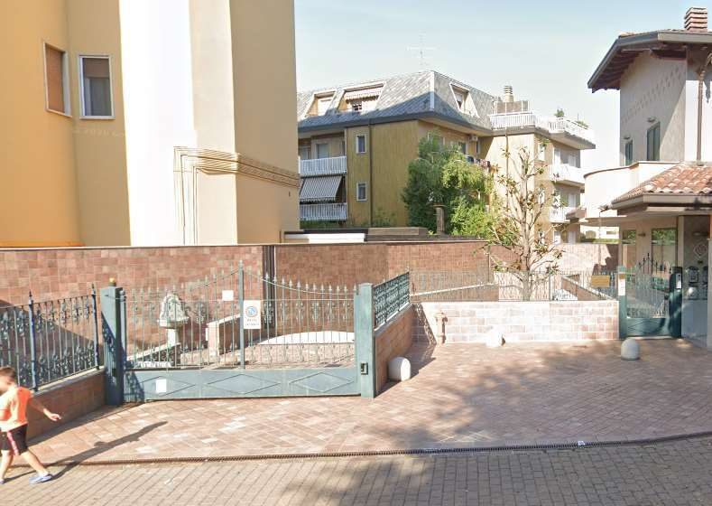 Immobile commerciale · Garbagnate Milanese (Milano)