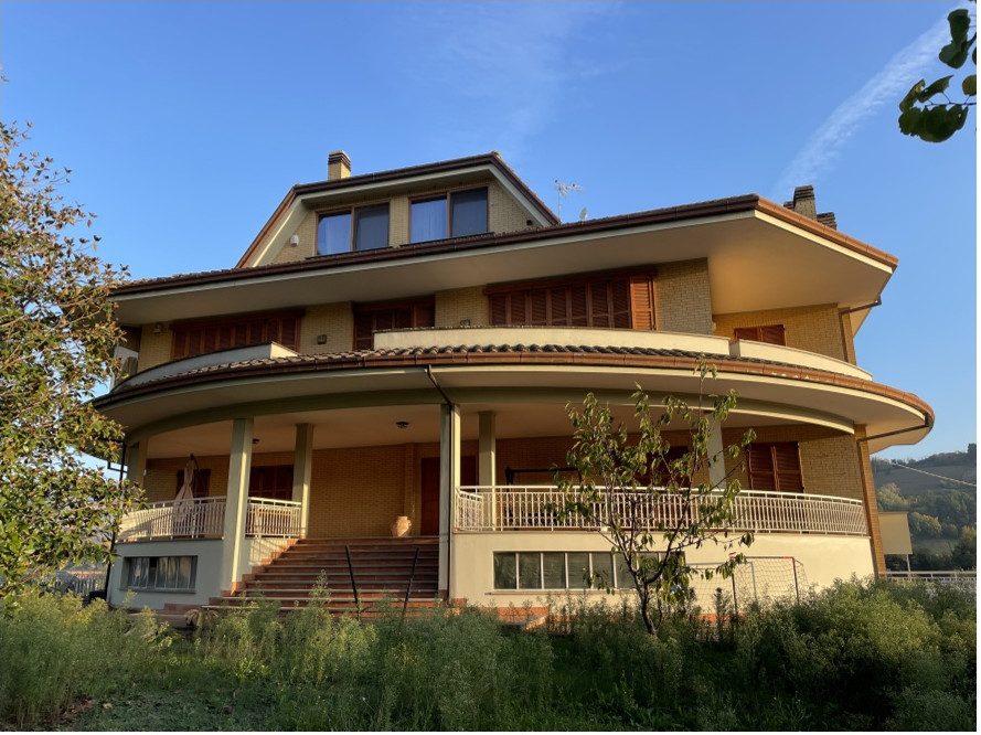 Immobile commerciale · Monterubbiano (Fermo)