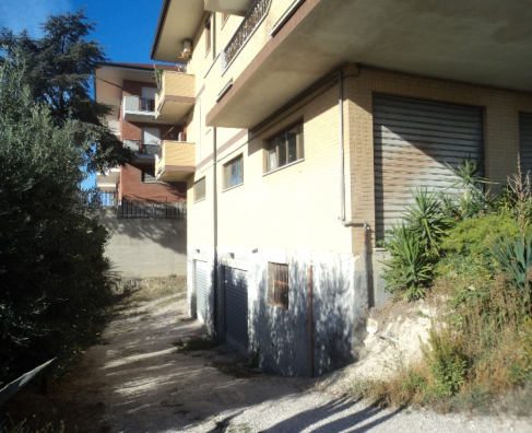 Immobile commerciale · Porto Sant'Elpidio (Fermo)