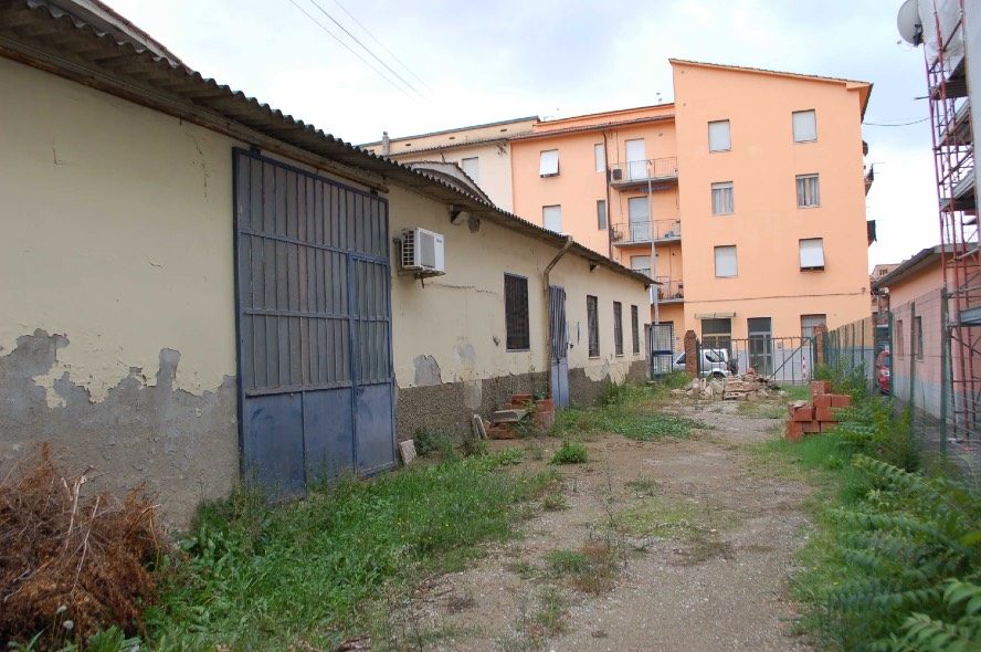 Immobile commerciale · Poggibonsi (Siena)