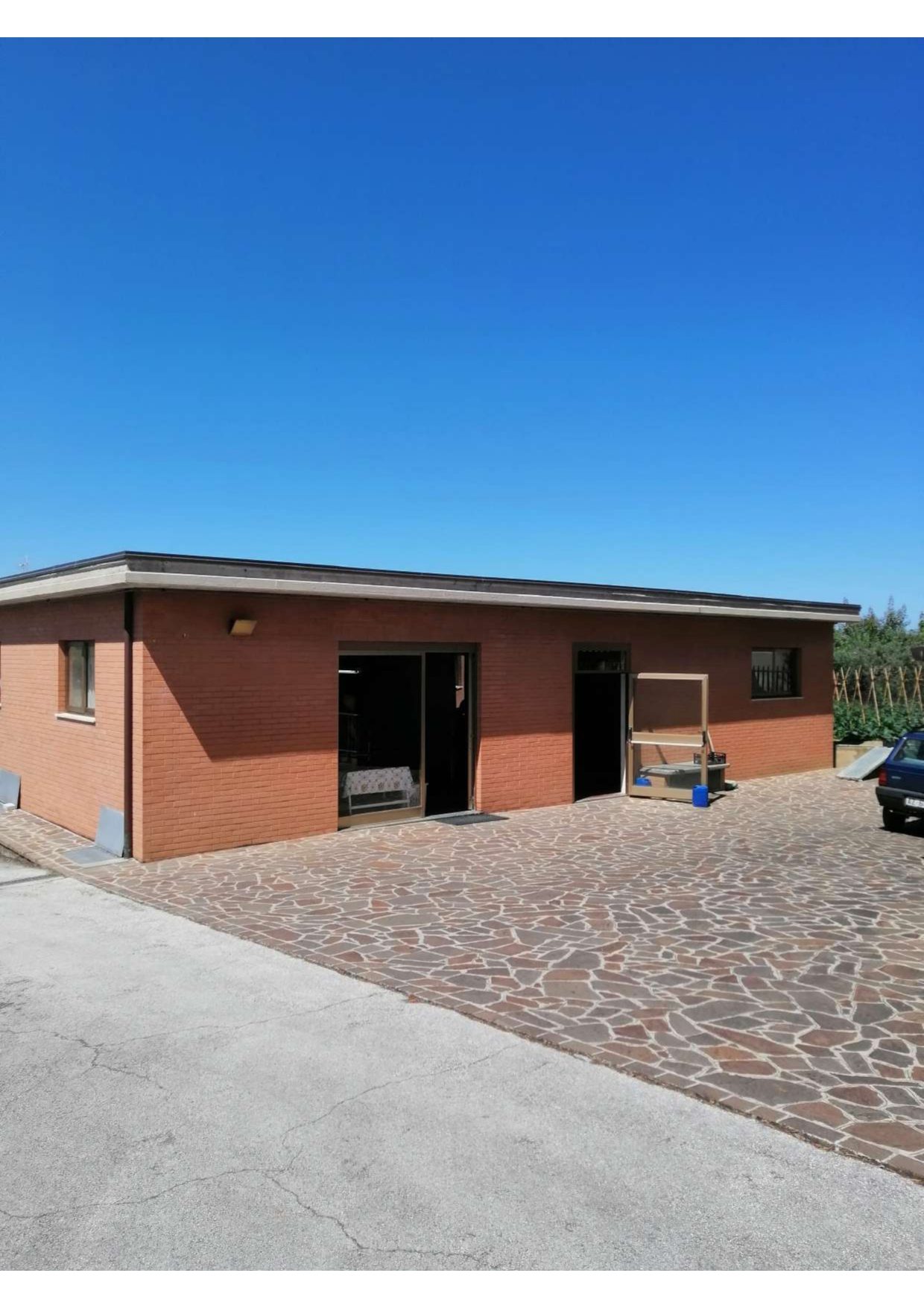Immobile commerciale · Porto Sant'Elpidio (Fermo)