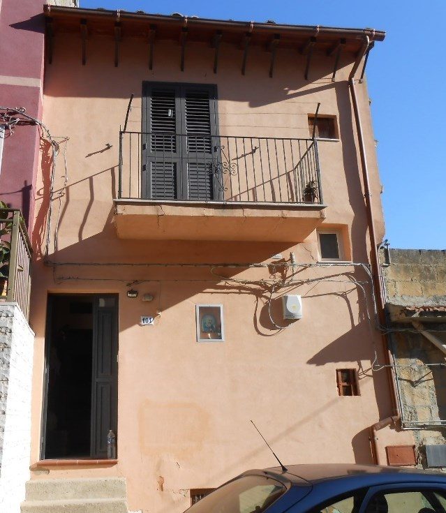 Immobile residenziale · Pietraperzia (Enna)