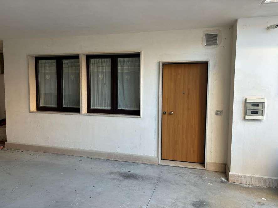 Immobile commerciale · Manfredonia (Foggia)