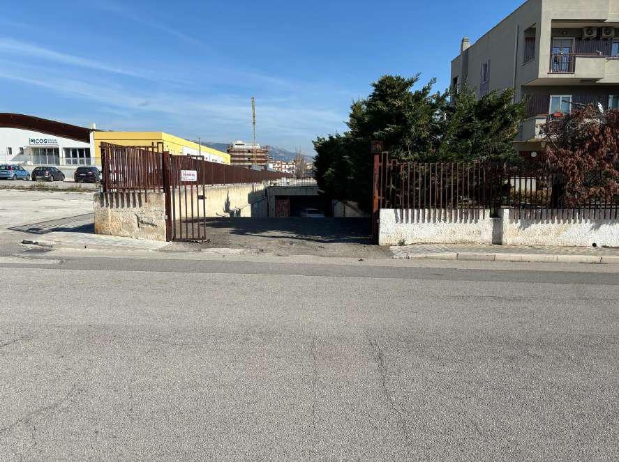 Immobile commerciale · Manfredonia (Foggia)