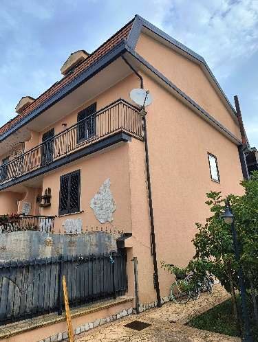 Immobile residenziale · Polla (Salerno)