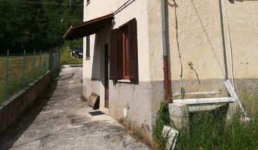 Immobile residenziale · Petrella Salto (Rieti)