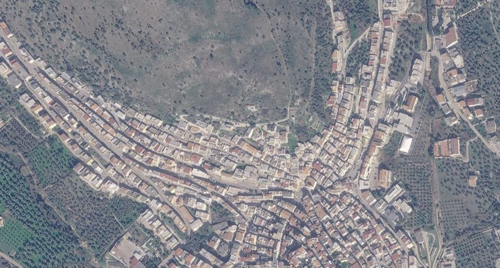 Immobile commerciale · Carpino (Foggia)
