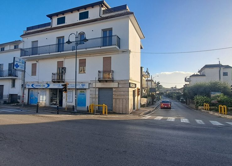 Immobile commerciale · Minturno (Latina)