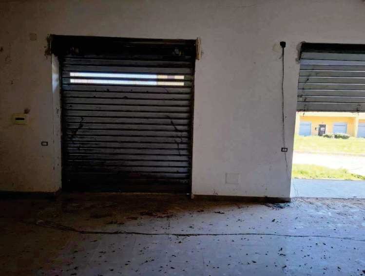 Immobile commerciale · Macchia d'Isernia (Isernia)