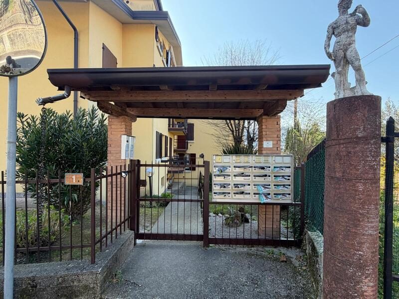 Immobile residenziale · Caprino Bergamasco (Bergamo)