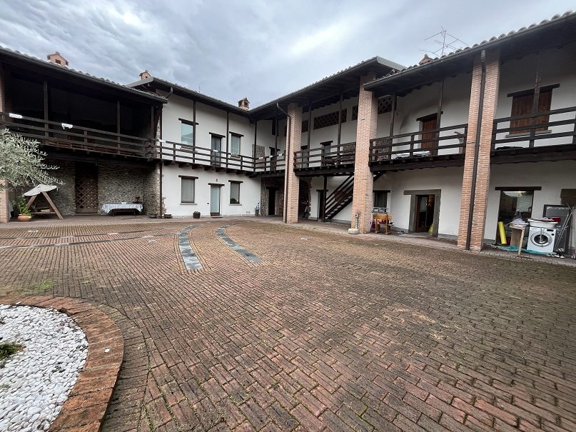 Immobile residenziale · Madone (Bergamo)