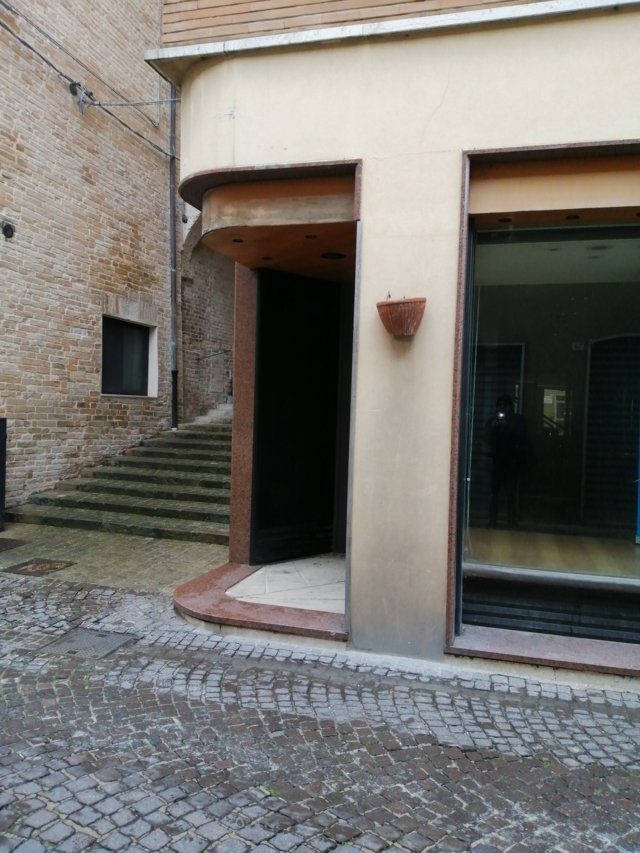 Immobile commerciale · Montegiorgio (Fermo)