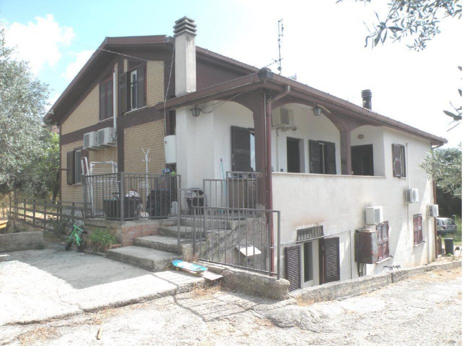 Immobile residenziale · Fara in Sabina (Rieti)